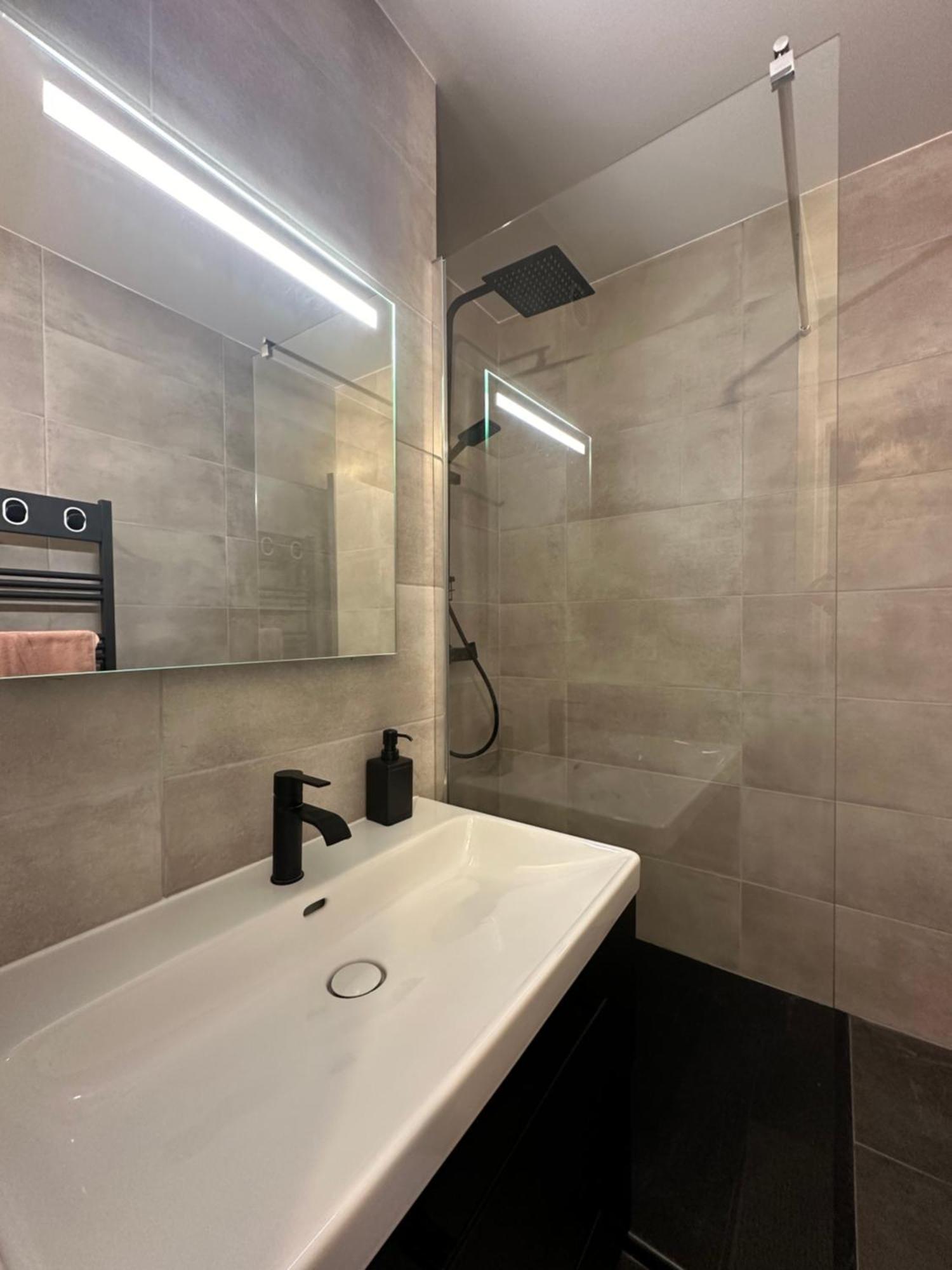 Appartement Proche Paris-Aeroport Cdg-Gare-Disney Villiers-le-Bel Luaran gambar